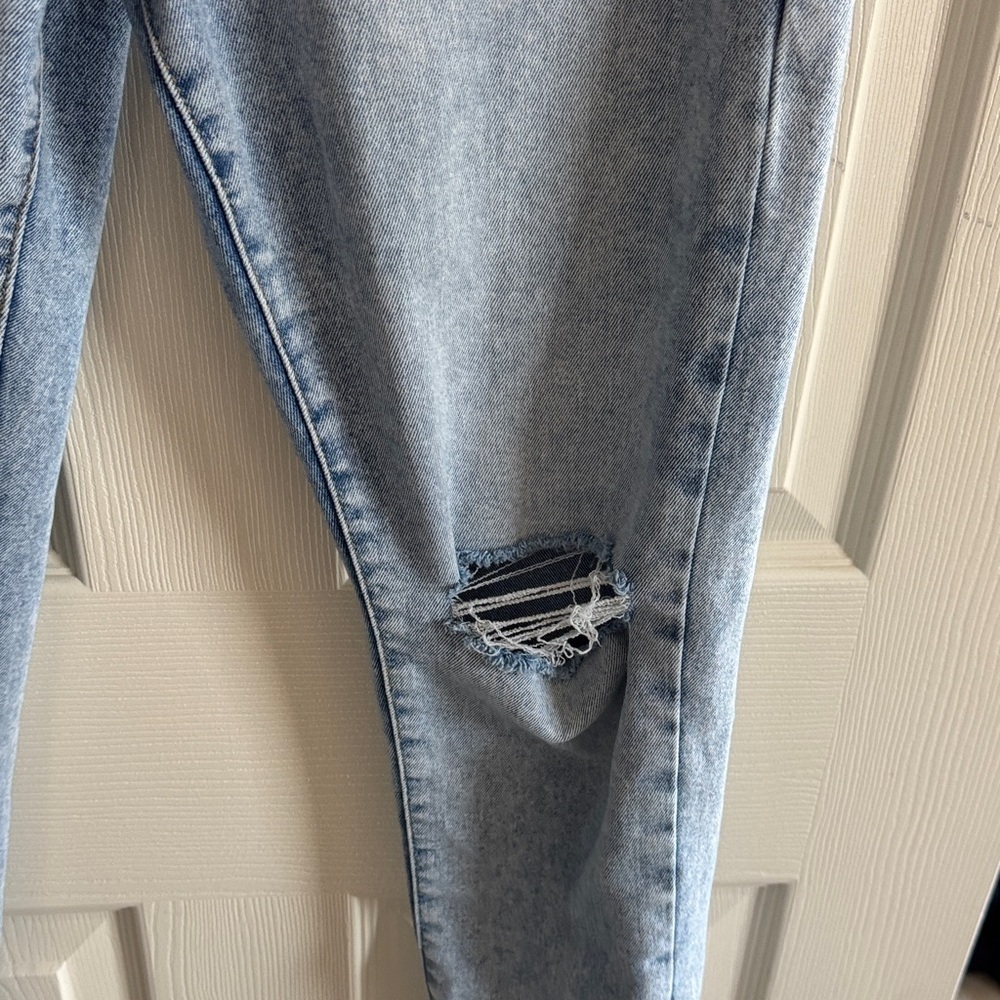 Art Class Denim - Picture 4 of 5